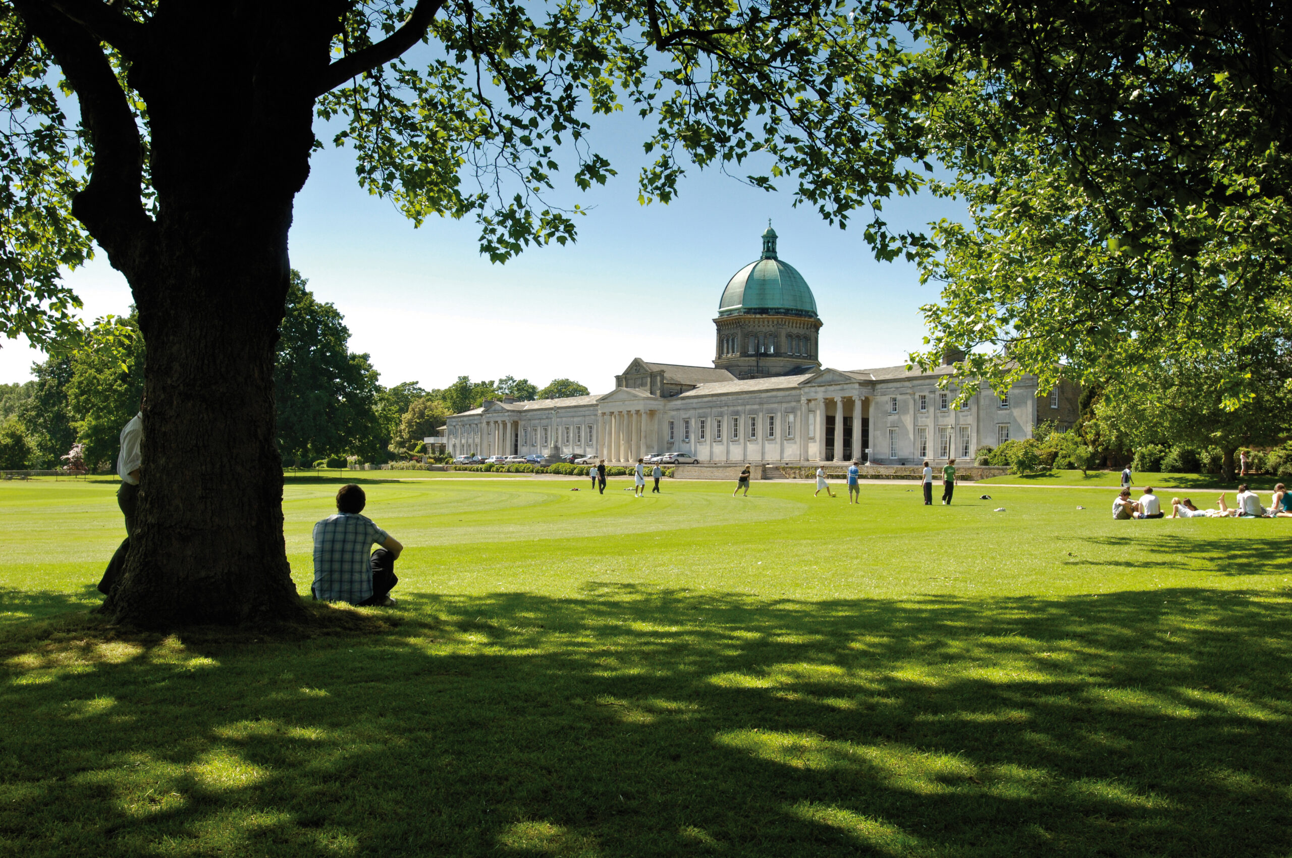 English Language course at Haileybury School