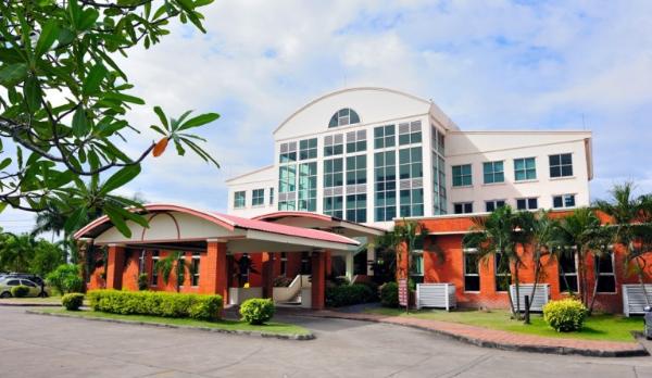 English Immersion in Sports and STEM with Bromsgrove International School in Thailand